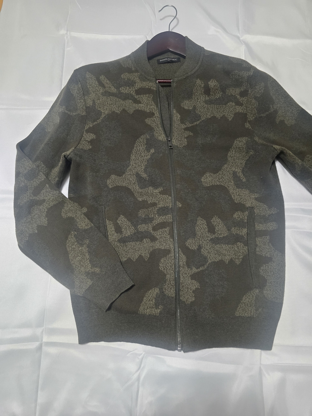 Banana Republic Men's Olive Camo Zip-Up Sweater